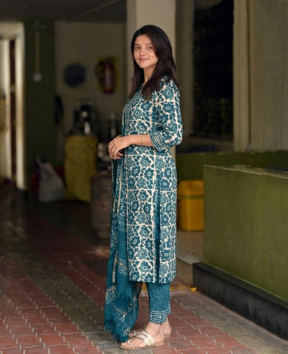 Women's Printed Kurta, Pant and Dupatta Set - Blue - Image 20