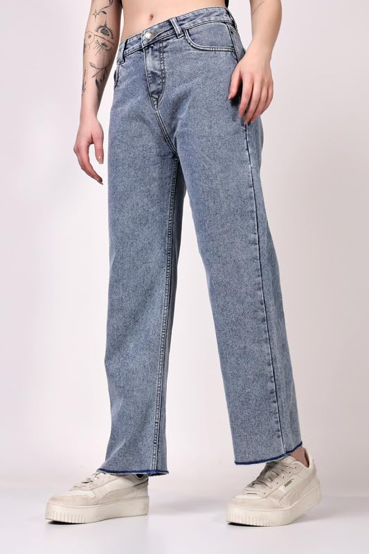 Women's Relaxed Baggy Jeans - Light Blue - Image 25